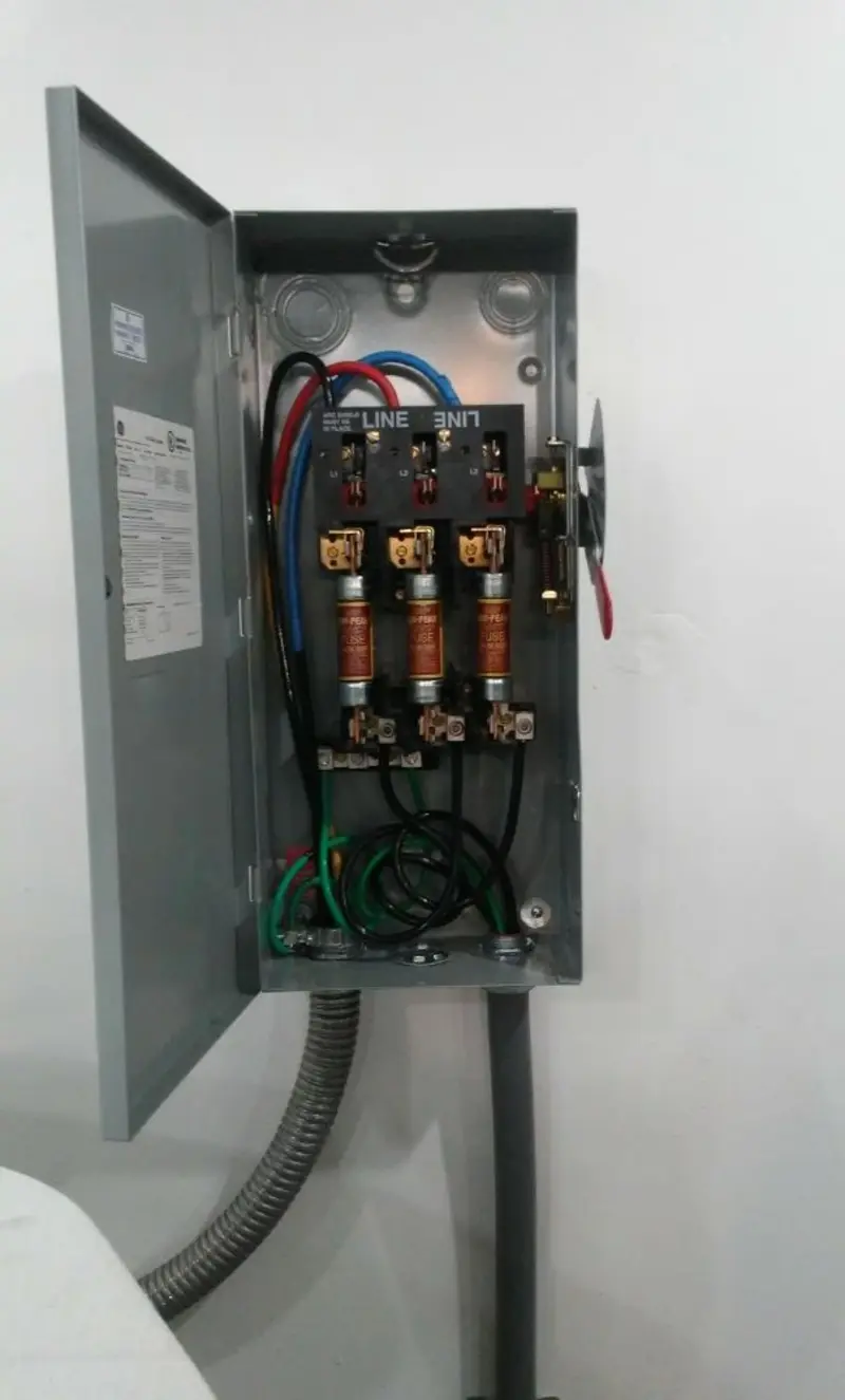 Three-phase disconnect switch installed for Smoke Detector Installation in Grants Pass